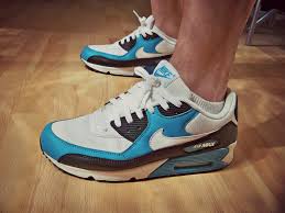 Sportowo i stylowo – jak nosić buty Air Max?