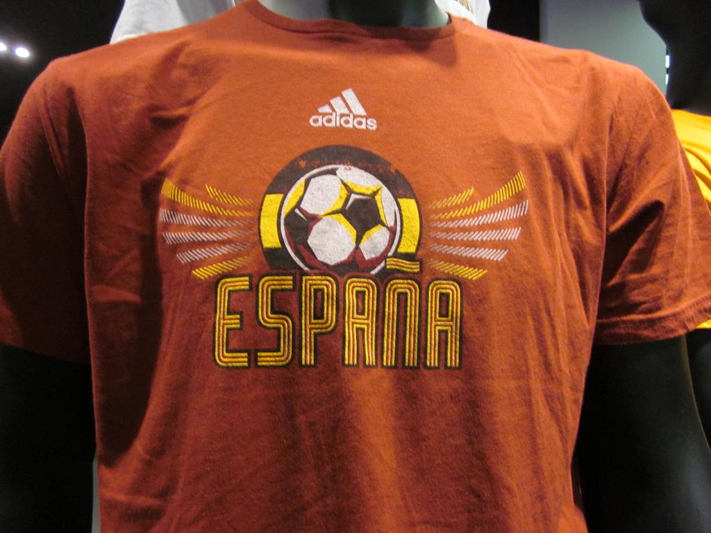 Jaki wybrać krój koszulki sportowej?