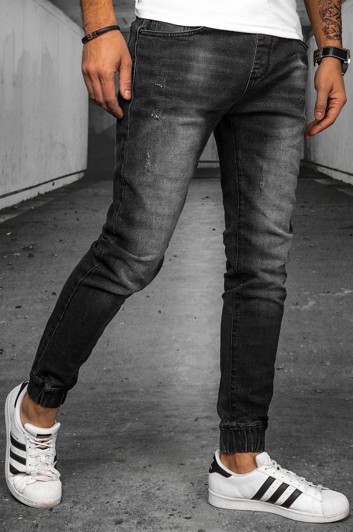 Jeans w stylizacji – jak dobrać denimowe spodnie męskie?